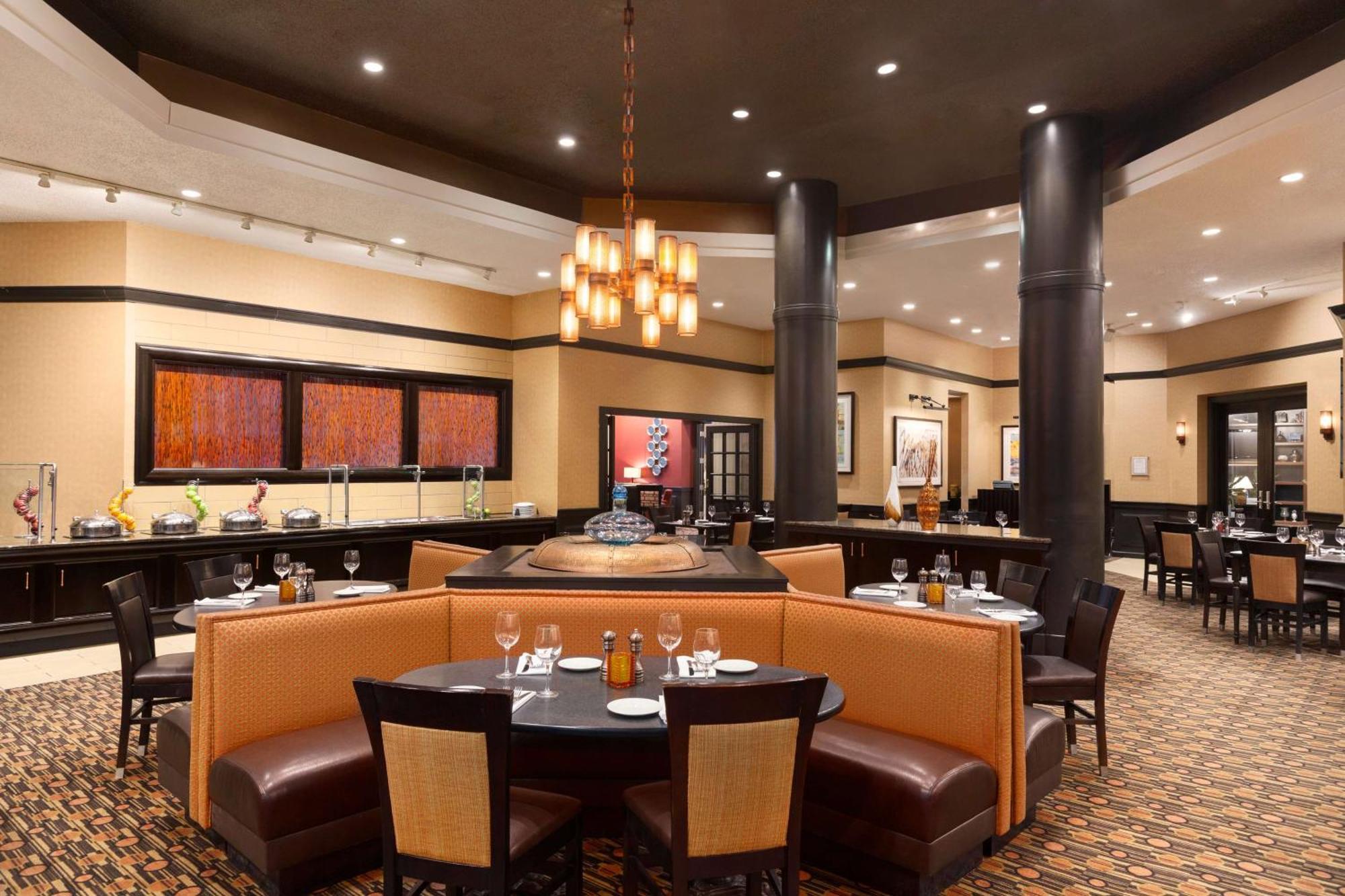Отель Doubletree By Hilton Boston-Андовер Экстерьер фото